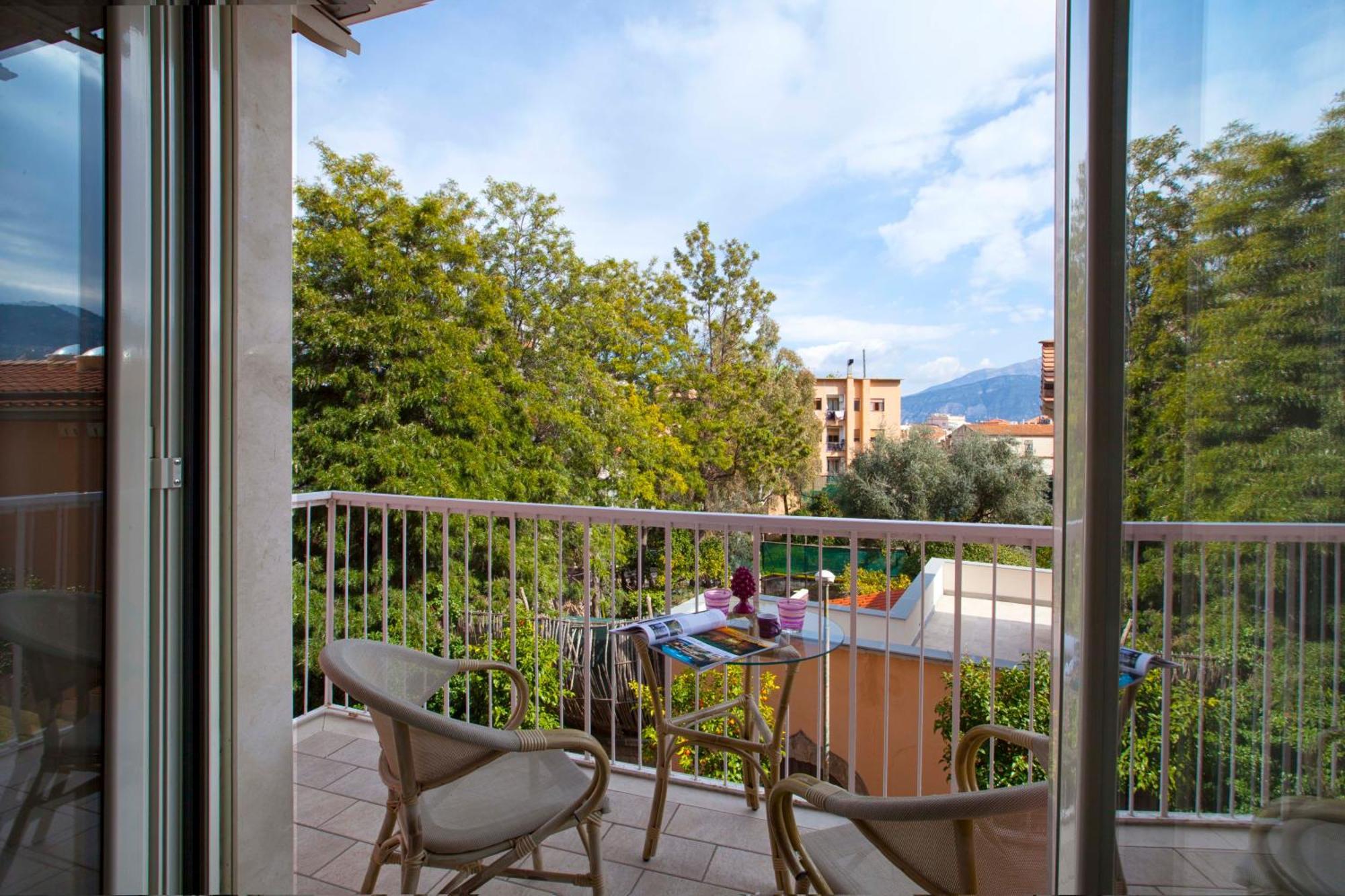 Estate4Home - L'Onda Viola Σορέντο Εξωτερικό φωτογραφία
